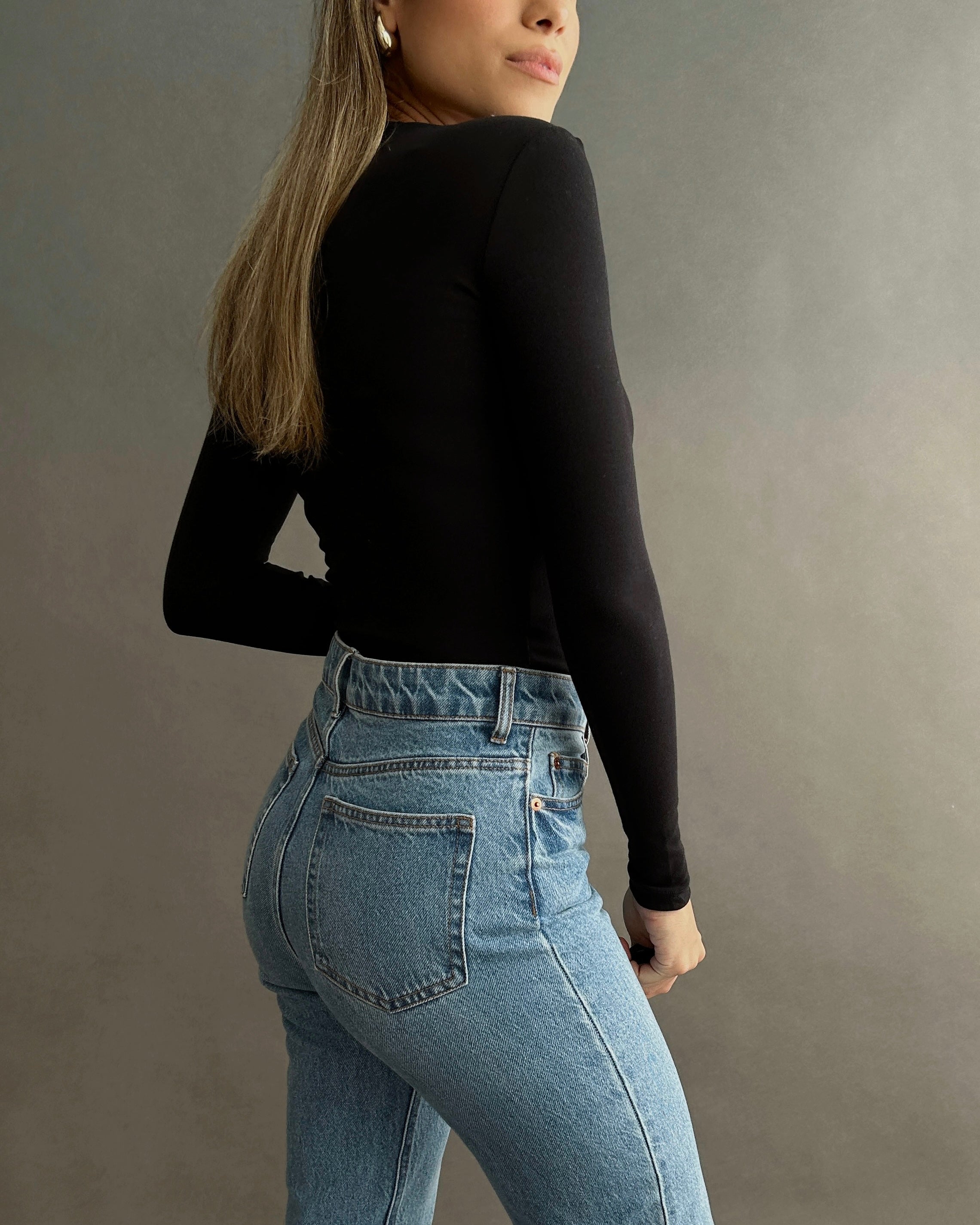 Sustainable cotton long-sleeve with strech, available in inclusive sizing.